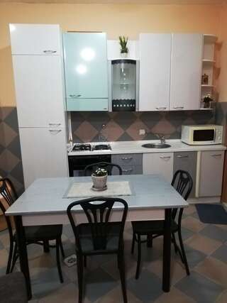 Апартаменты Apartments Teodo Тиват Стандартный трехместный номер-студио-1